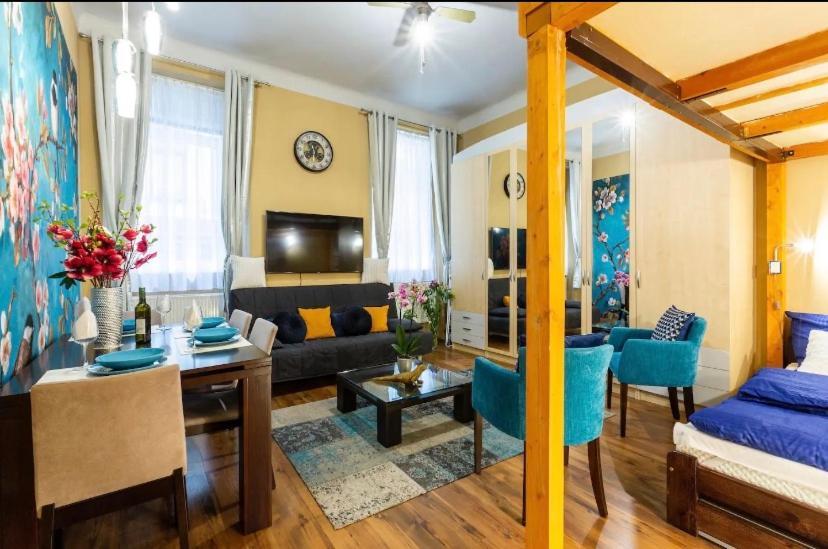 Cherry Blossom Designer Apartment In The Center With Free Parking Budapest Exterior foto