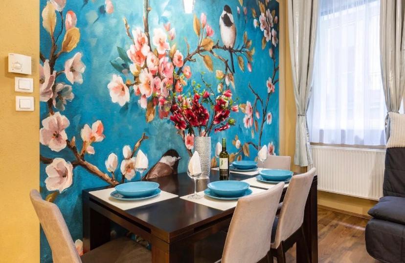 Cherry Blossom Designer Apartment In The Center With Free Parking Budapest Exterior foto